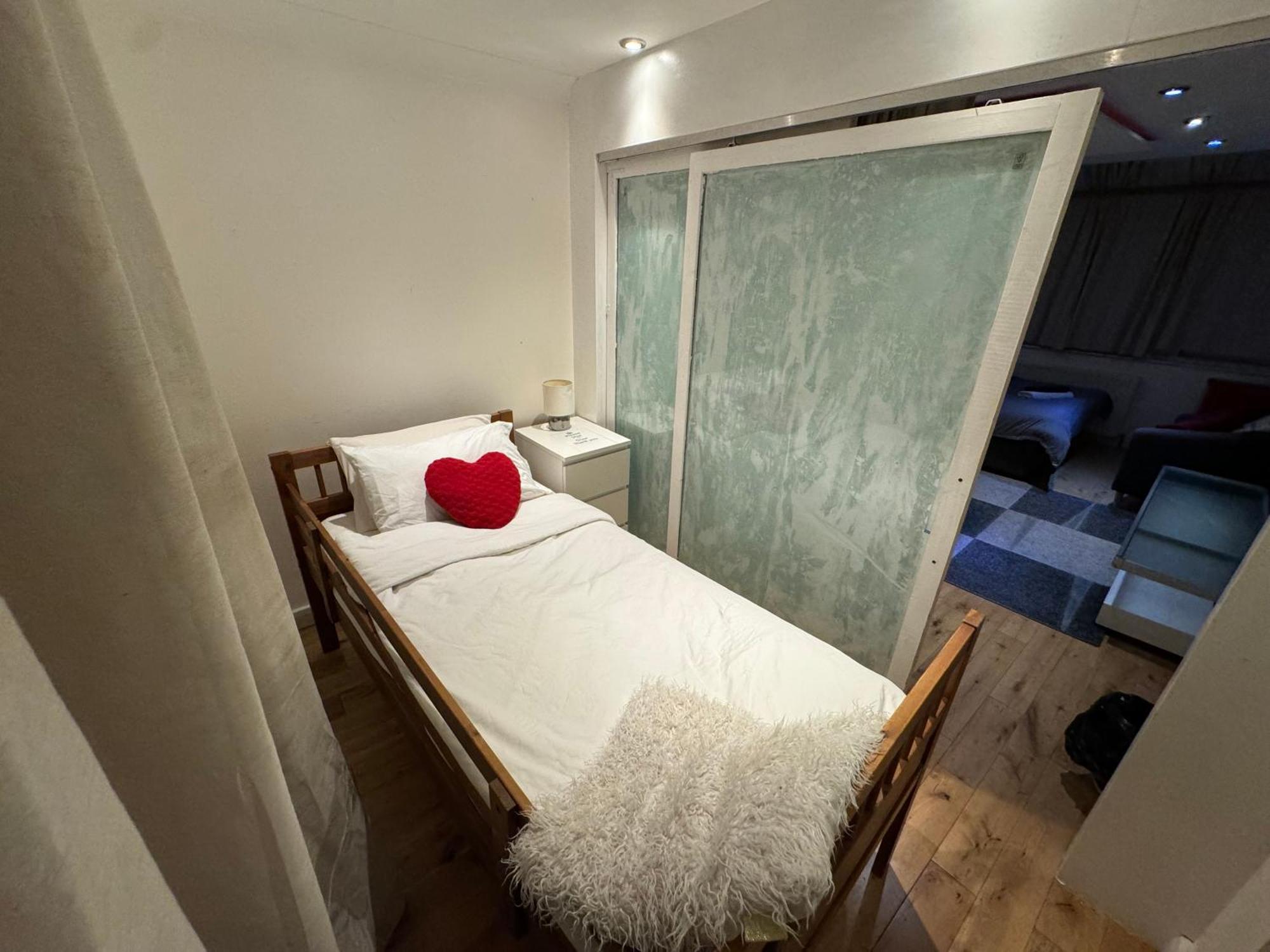 Cozy Rooms Near Central Лондон Экстерьер фото