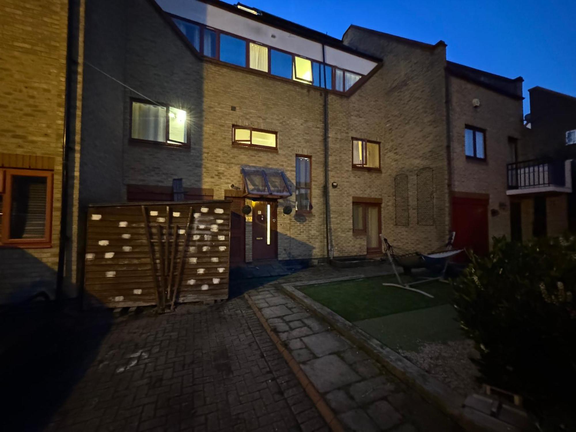 Cozy Rooms Near Central Лондон Экстерьер фото