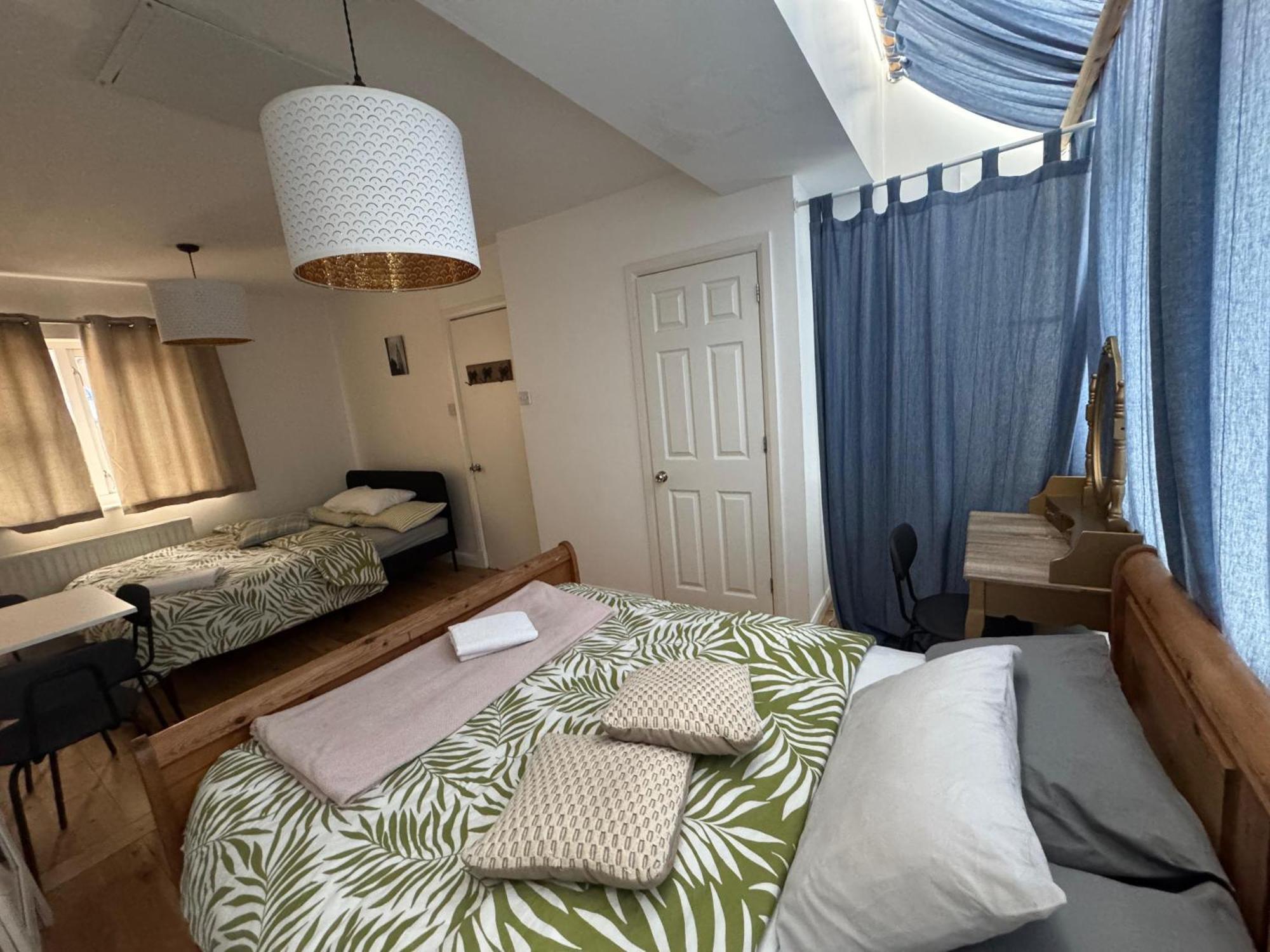 Cozy Rooms Near Central Лондон Экстерьер фото