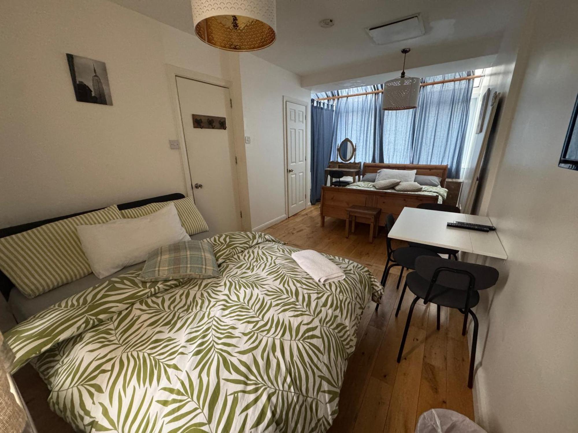 Cozy Rooms Near Central Лондон Экстерьер фото